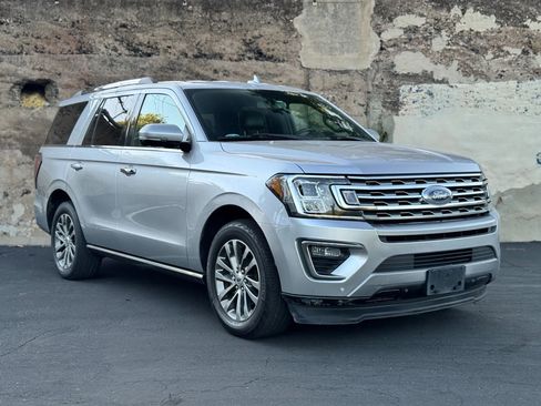 Used 2018 Ford Expedition Limited RWD image 2