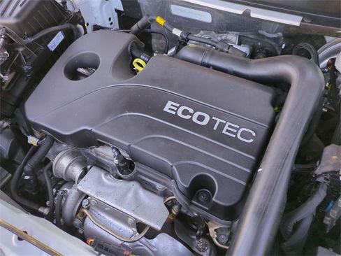 Used 2022 Chevrolet Equinox LS image 29