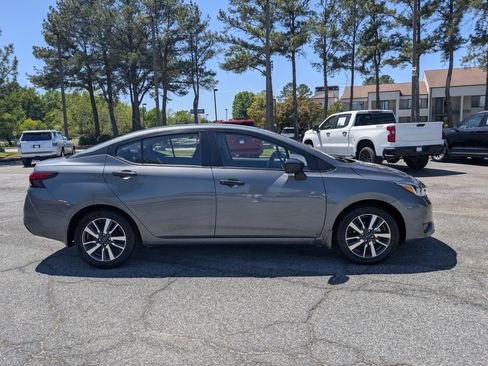 Used 2024 Nissan Versa S w/ S Plus Package image 6