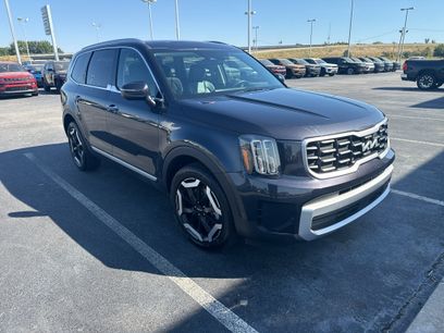 Used 2025 Kia Telluride S