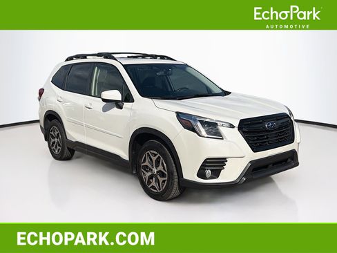 Used 2022 Subaru Forester Premium AWD/4WD image 1