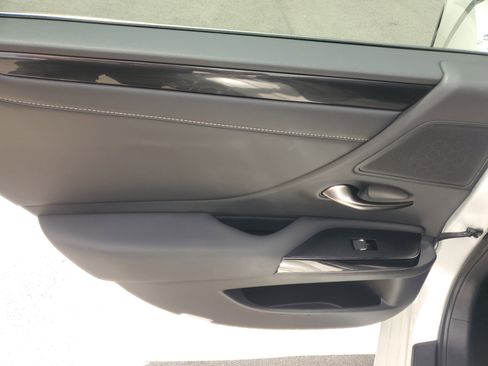 Used 2023 Lexus ES 350 w/ Accessory Package (Z2) FWD image 13