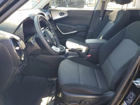 Used 2023 Kia Soul S image 17