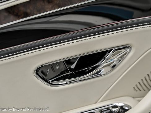 New 2026 Bentley Flying Spur Plug-In Hybrid image 21