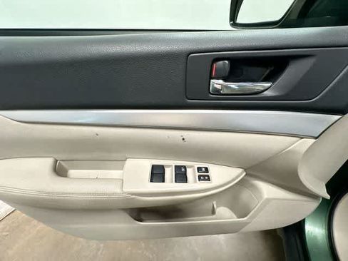 Used 2010 Subaru Outback 2.5i AWD/4WD image 14