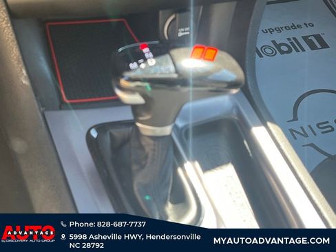 Used 2019 Dodge Charger SXT w/ Blacktop Package image 11