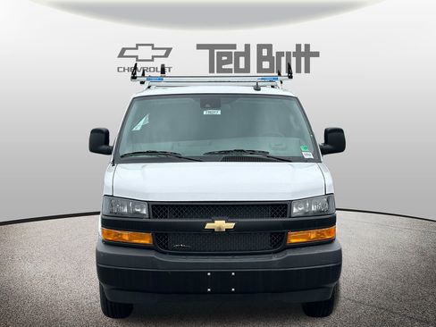 New 2025 Chevrolet Express 3500 w/ Driver Convenience Package image 6