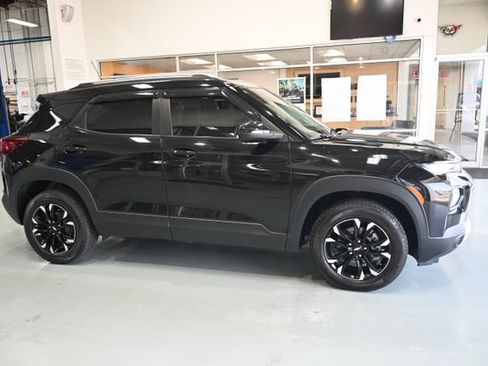 Used 2022 Chevrolet TrailBlazer LT w/ Convenience Package AWD/4WD image 4