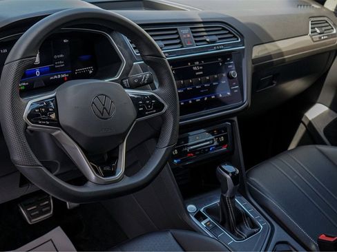 New 2024 Volkswagen Tiguan SE R-Line image 7