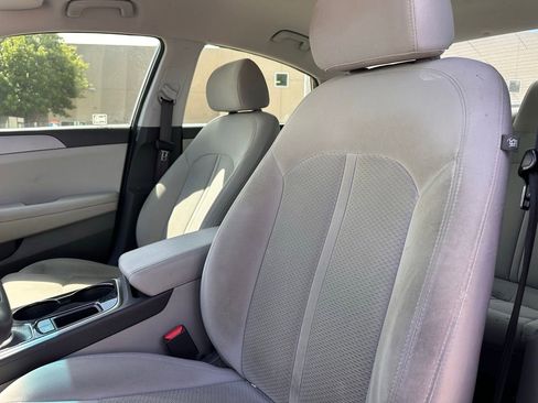 Used 2019 Hyundai Sonata SE image 16