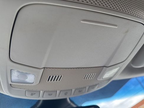 Used 2019 Ford Edge SEL image 44