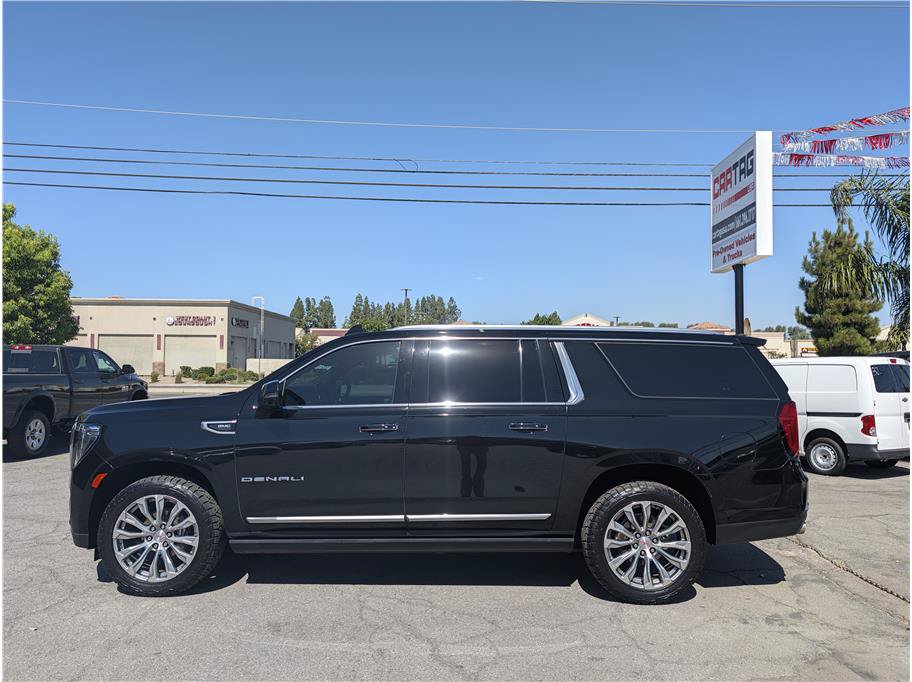 Used 2021 GMC Yukon XL Denali w/ Denali Premium Package AWD/4WD image 19