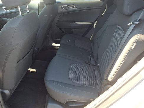 Used 2025 Kia Sportage LX FWD image 12