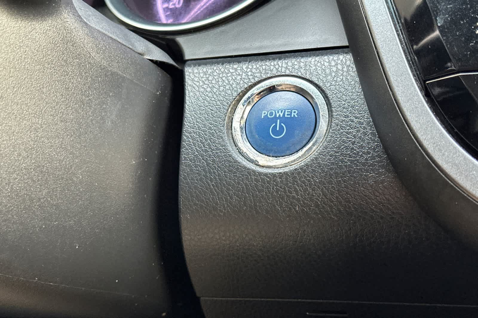 Used 2020 Toyota Camry SE FWD image 25