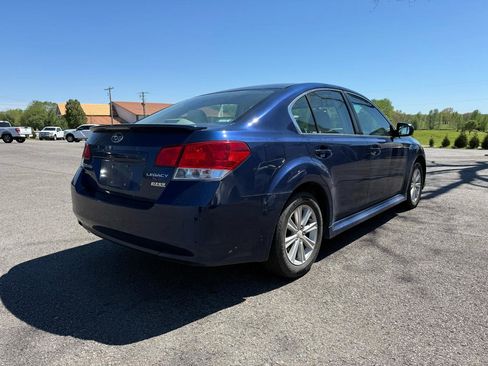 Used 2010 Subaru Legacy 2.5i Premium image 4