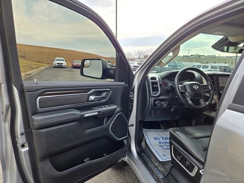 Used 2022 RAM 1500 Laramie AWD/4WD image 12