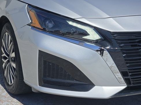 Used 2024 Nissan Altima 2.5 SV image 10