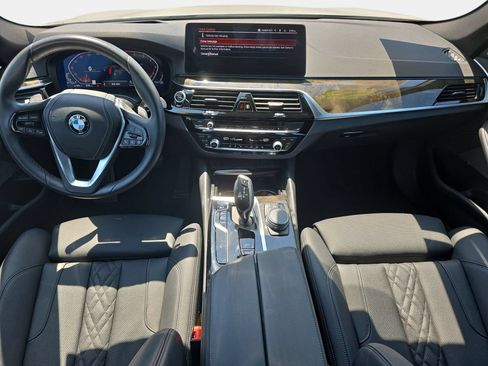 Used 2023 BMW 530i w/ Premium Package RWD image 9