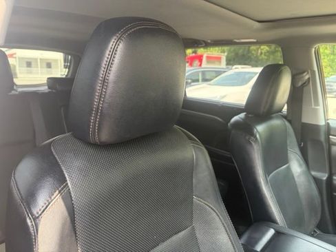 Used 2019 Toyota Highlander Limited AWD/4WD image 30
