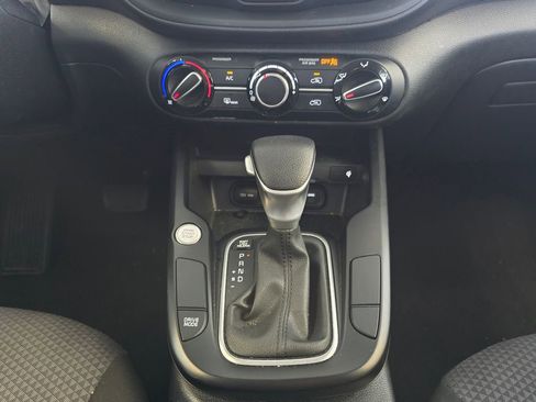 Used 2025 Kia Soul LX FWD image 27