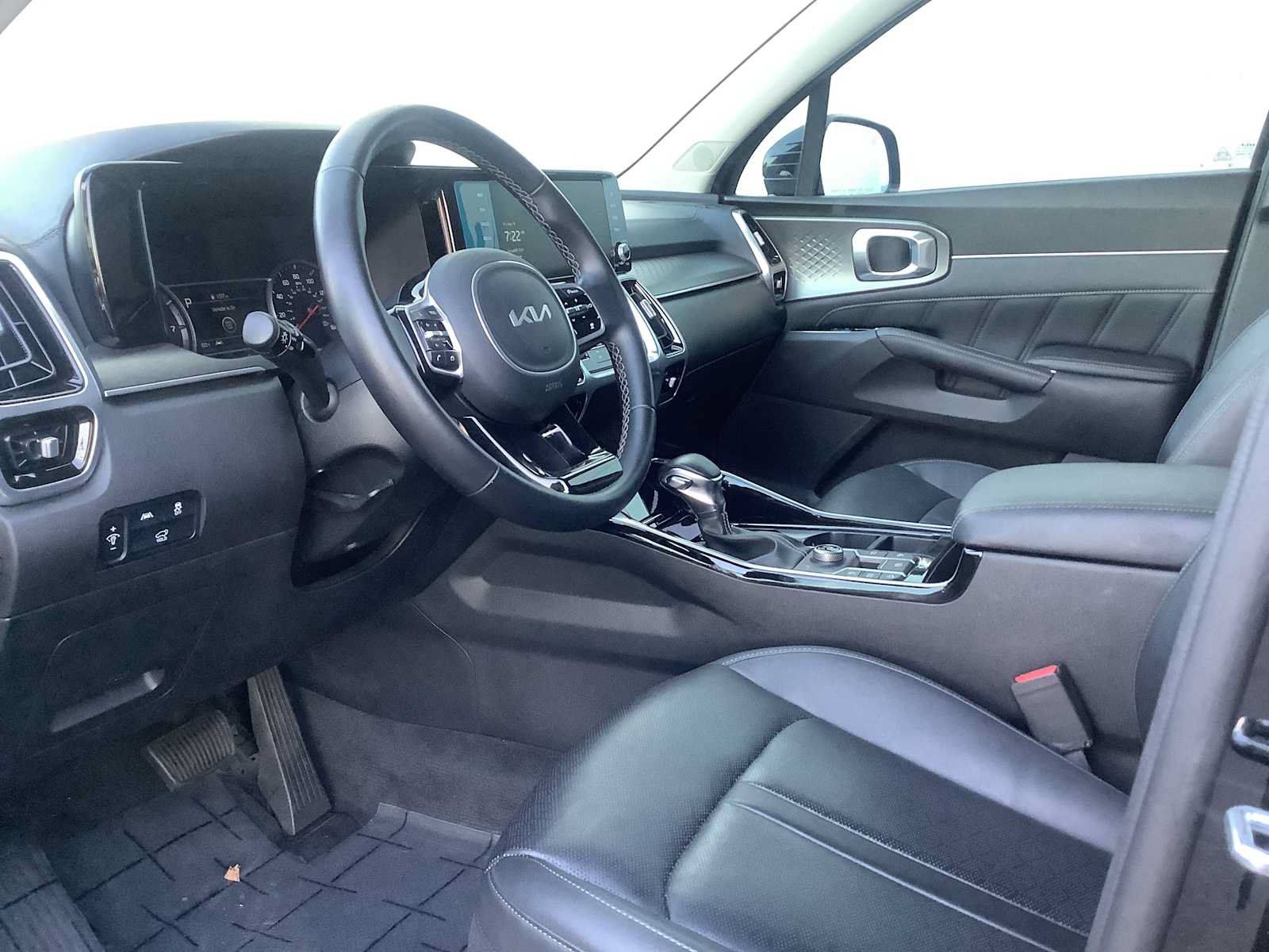 Used 2022 Kia Sorento SX AWD/4WD image 3