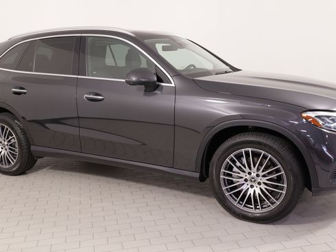 Used 2024 Mercedes-Benz GLC 300 4MATIC image 8