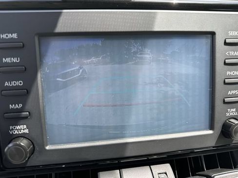 Used 2019 Toyota RAV4 XLE Premium FWD image 17