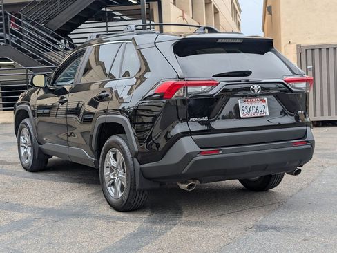Used 2025 Toyota RAV4 XLE FWD image 12