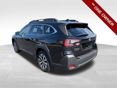 Used 2023 Subaru Outback Premium AWD/4WD image 3