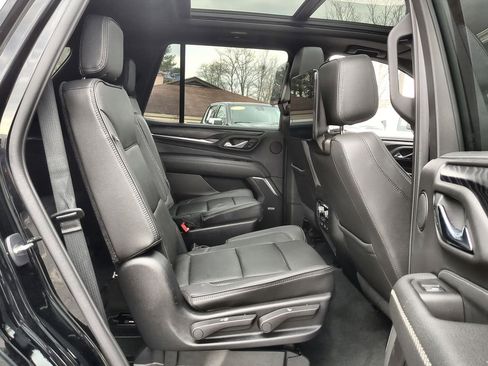 Used 2021 GMC Yukon Denali w/ Denali Premium Package image 28