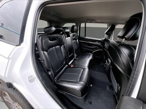 Used 2023 Jeep Grand Cherokee Limited w/ Luxury Tech Group II AWD/4WD image 29