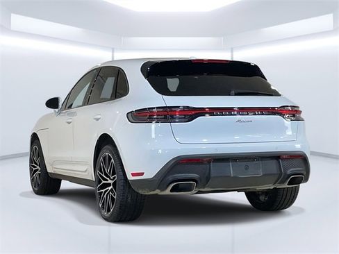 Used 2022 Porsche Macan image 8