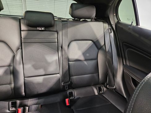 Used 2018 Mercedes-Benz GLA 250 image 14