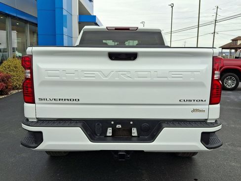 Used 2022 Chevrolet Silverado 1500 Custom image 5