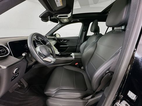 Used 2025 Mercedes-Benz GLC 300 image 22