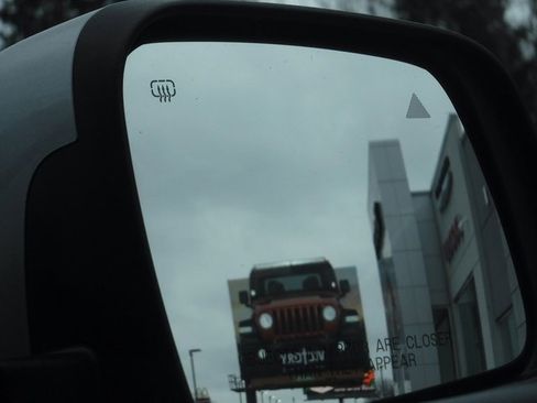 Used 2021 Dodge Durango GT image 40