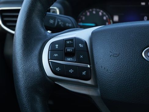 Used 2023 Ford Explorer Limited image 13
