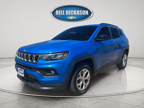 Used 2024 Jeep Compass Latitude AWD/4WD image 3