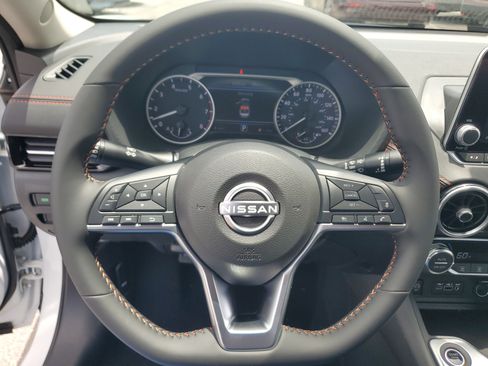 Used 2025 Nissan Sentra SR w/ Midnight Edition FWD image 14