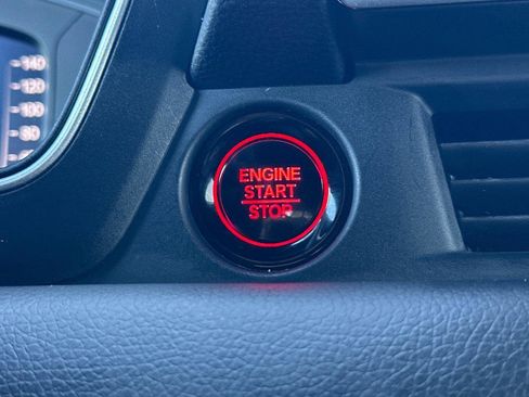 Certified 2025 Honda Pilot Black Edition image 22