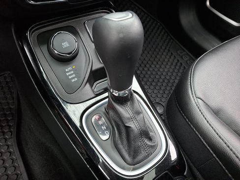 Used 2020 Jeep Compass Latitude image 17