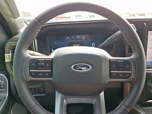 New 2026 Ford F250 Lariat w/ Black Appearance Package AWD/4WD image 14