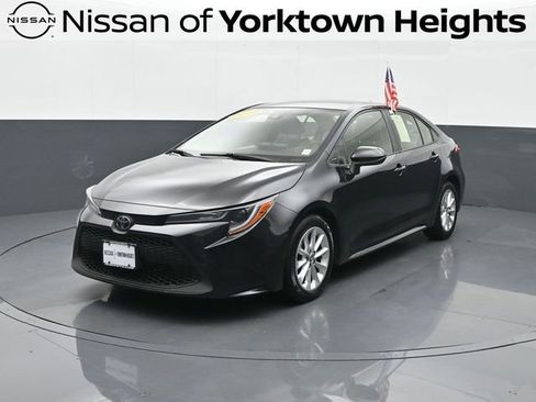 Used 2021 Toyota Corolla LE w/ LE Convenience Package image 1