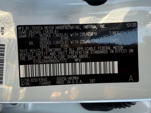 Used 2021 Toyota Highlander XLE FWD image 34