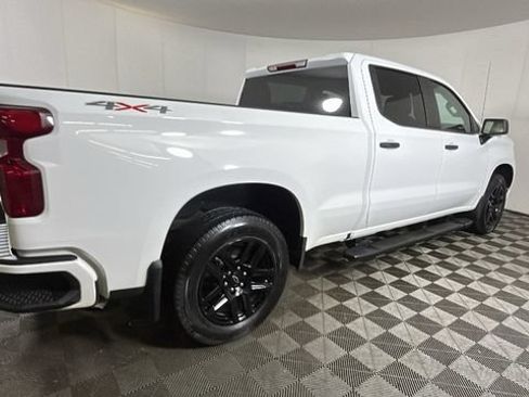 Used 2024 Chevrolet Silverado 1500 Custom AWD/4WD image 2