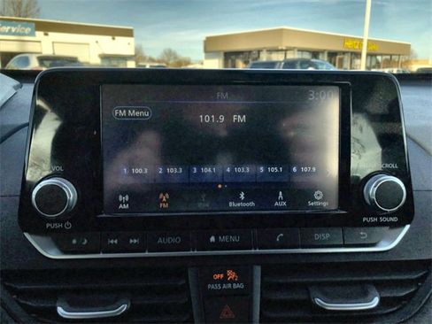 Used 2024 Nissan Altima 2.5 S image 16