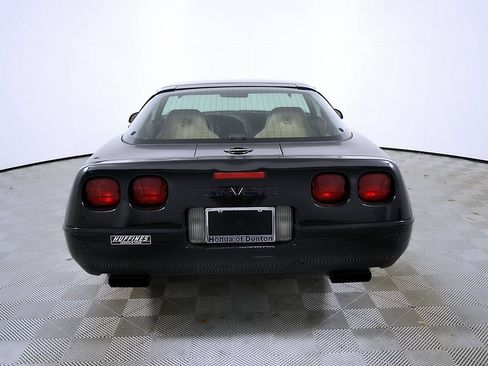 Used 1996 Chevrolet Corvette Coupe RWD image 8