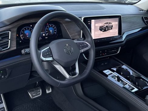 Used 2025 Volkswagen Atlas SEL Premium R-Line image 12