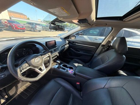 Used 2022 Nissan Altima 2.5 SV w/ SV Premium Package AWD/4WD image 11