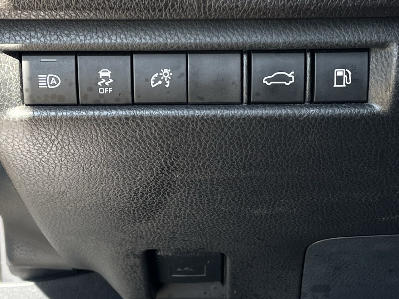 Used 2025 Toyota Camry XSE FWD image 20